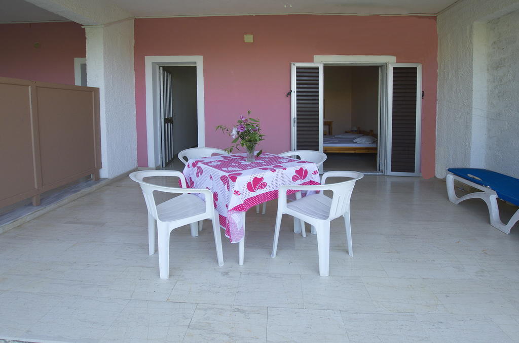 Villa Rebecca Агиос-Гордиос Экстерьер фото